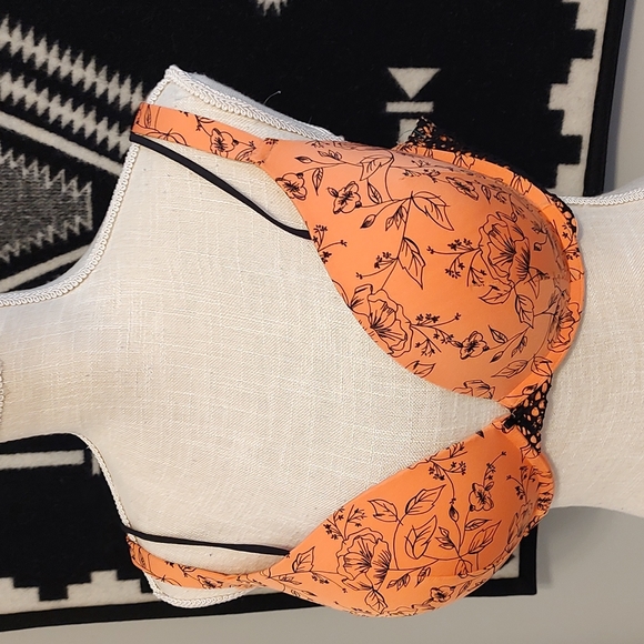 💕 EUC Cacique Brand Intimates Ladie's Smooth Boost Plunge Underwire Bra, 40D - Picture 3 of 10